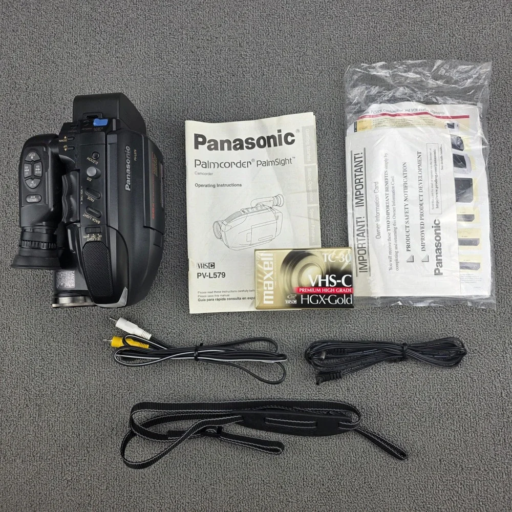 Panasonic PV-L579 Palmcorder VHS-C Camcorder Bundle - Tested and Working